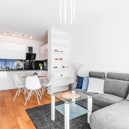 Apartamenty Homely Place Serce Poznania - Stary Rynek - Parking * Poznan