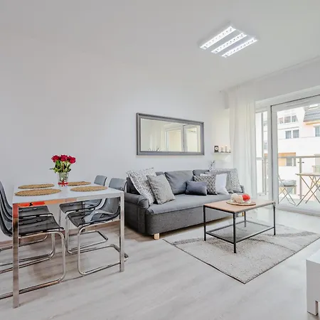 Apartamenty Homely Place Serce Poznania - Stary Rynek - Parking Apartment