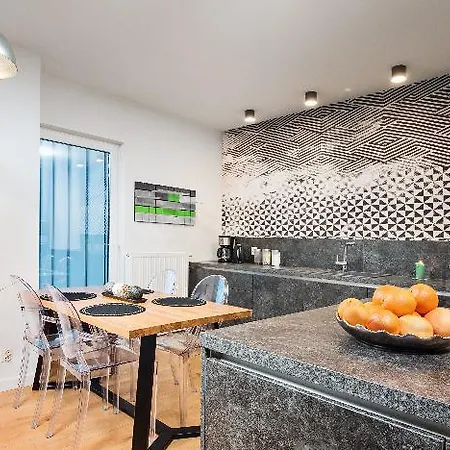 Apartamenty Homely Place Serce Poznania - Stary Rynek - Parking Apartment *