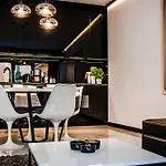 Apartamenty Homely Place Serce Poznania - Stary Rynek - Parking Apartment